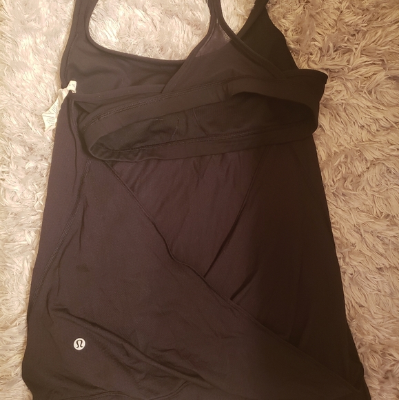 Lululemon tank - Picture 2 of 3